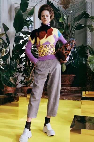 Look 32